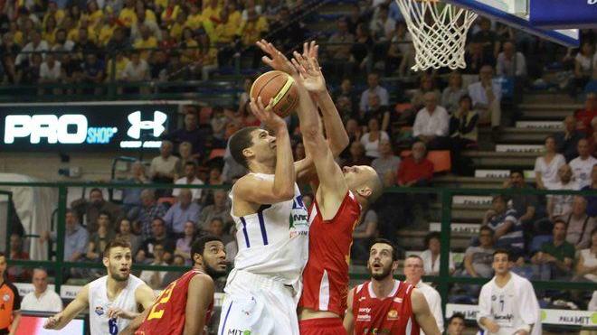 Una mezz’ora da incubo poi esplode la Mobyt