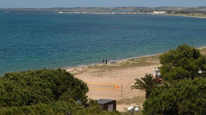 Sì alle ceneri dei defunti in mare ma lontano dai bagnanti