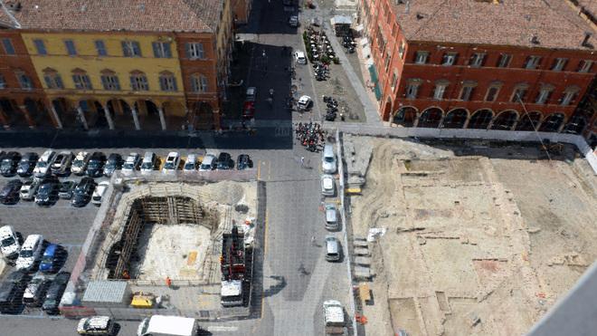 Negozianti: «Piazza Roma i lavori troppo a rilento»