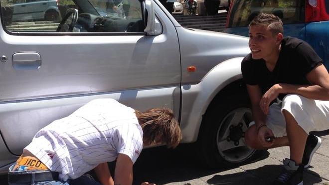 Cambio gomme... rossoblù