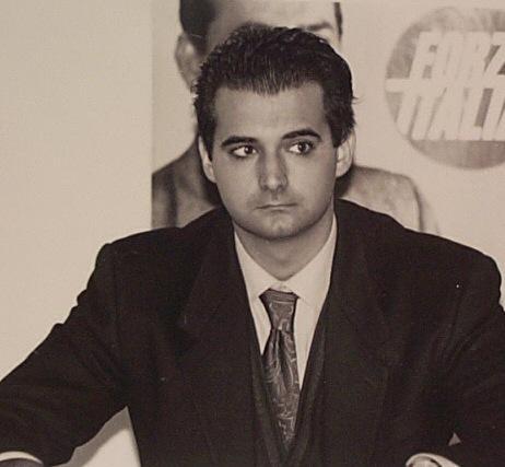 C’è l’ex consigliere comunale di Forza Italia