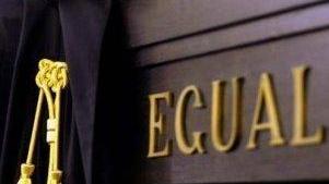 Assilla la ex, a processo per stalking