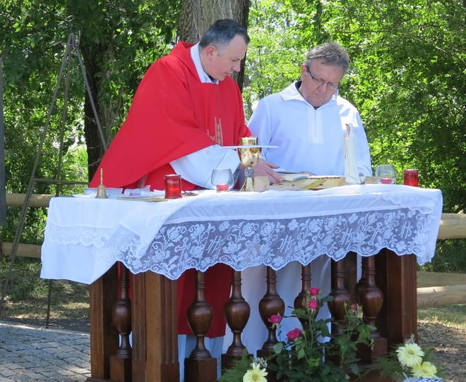 Ricordato il pilota precipitato nelle valli