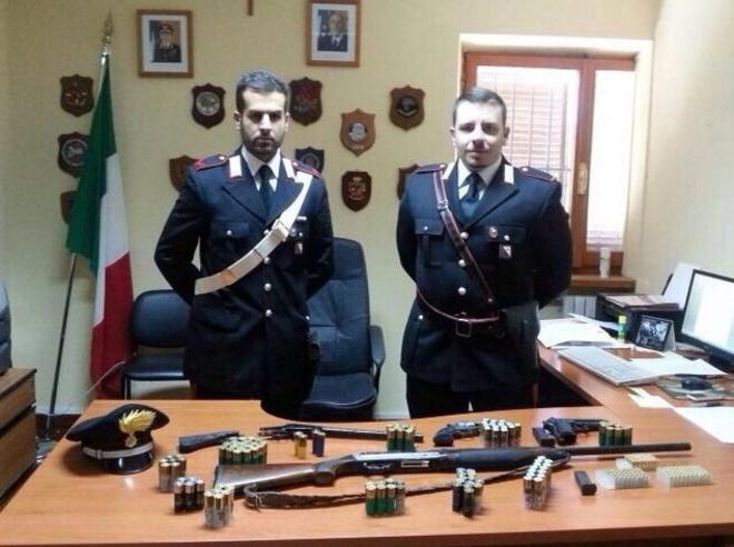 Operaio in cella per armi illegali 
