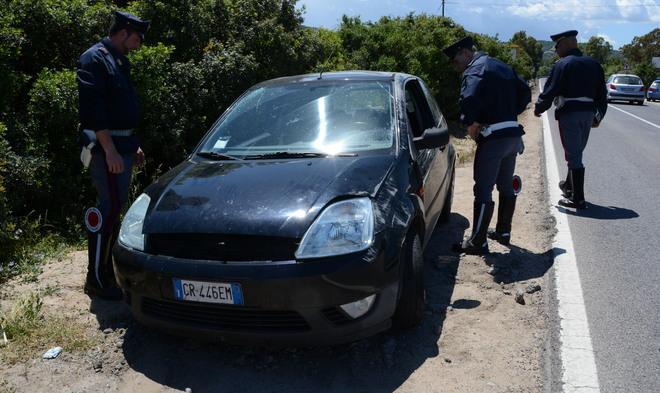 Fuori strada con l’utilitaria, ferita una ragazza olbiese