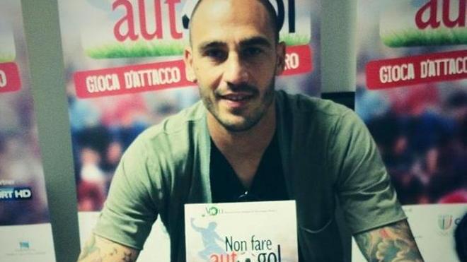 Cannavaro con gli alunni del Morante