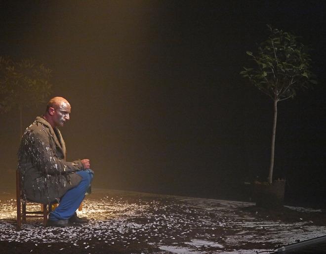 “Noosfera”: riflessione sulla realtà che diventa resistenza teatrale