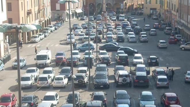 È bagarre anche sul commercio