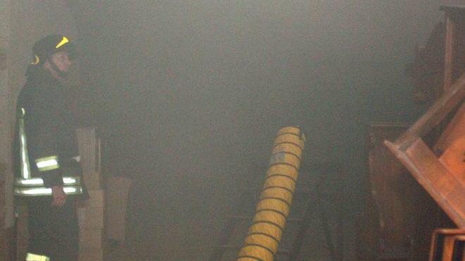 Fiamme in chiesa, centro in tilt