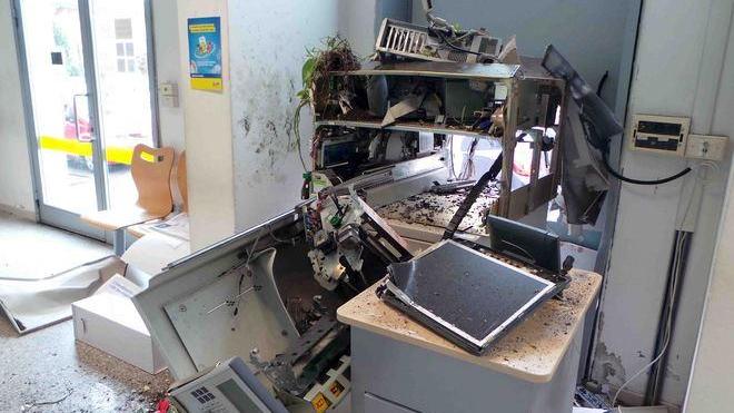 Assalti ai bancomat: undici arresti