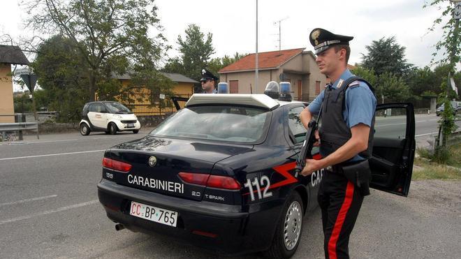 Scandiano, atti osceni davanti a scuola: arrestato