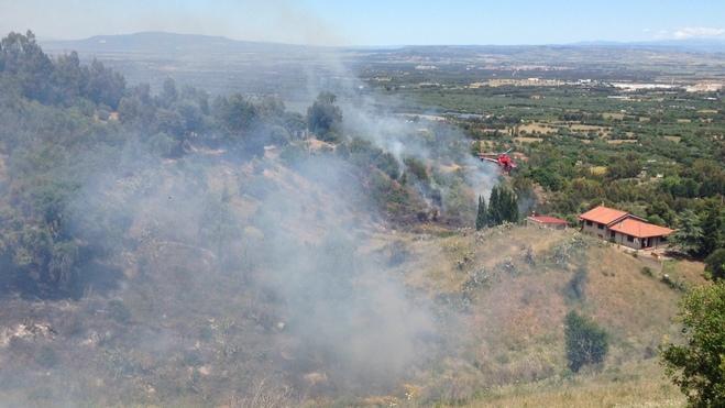 Paura a Villacidro, due incendi vicino all’abitato