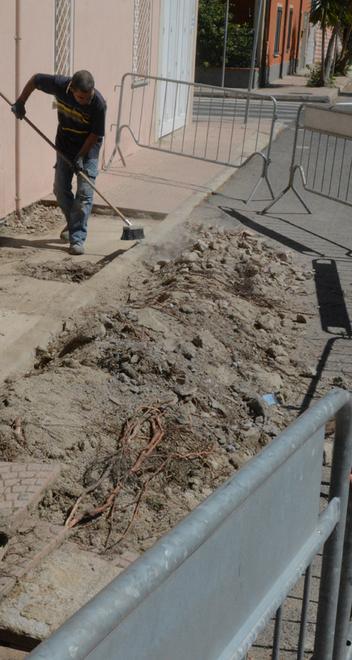 A Torregrande cura di bellezza per i marciapiedi 