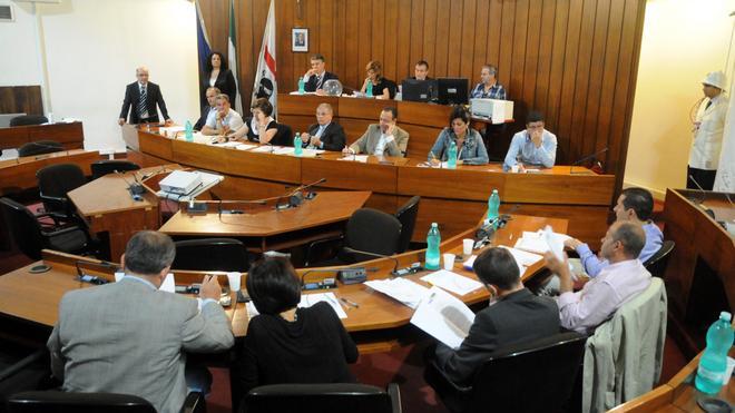 Ultimatum di Tendas «Martedì tutti in aula oppure mi dimetto»