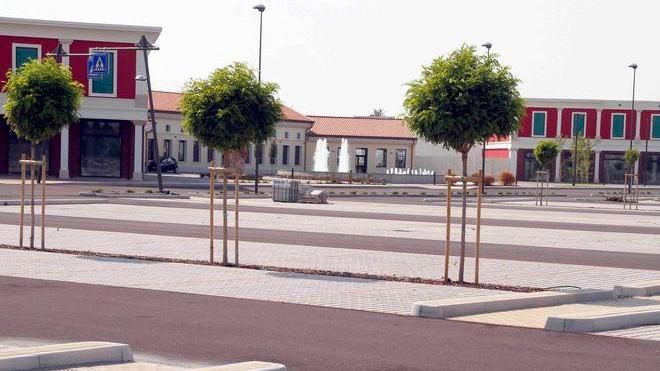 L’outlet del Po ci riprova «Apertura a Pasqua 2015»