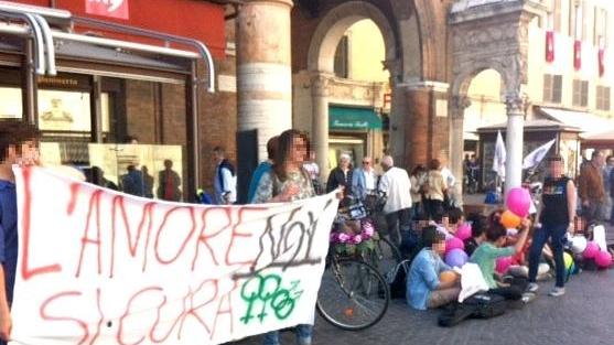 Ragazzi gay in piazza «Ferrara, noi esistiamo»