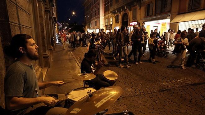 Nessun dorma, poche lamentele e una rissa con due feriti