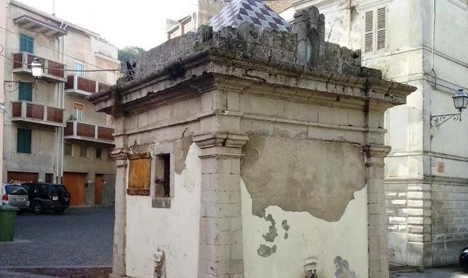 Al via i lavori di restauro della fonte monumentale