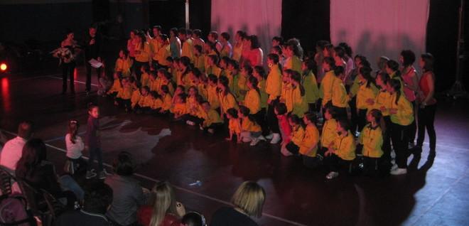 Ballerine della Dancing in scena con “Il bianco e il nero”