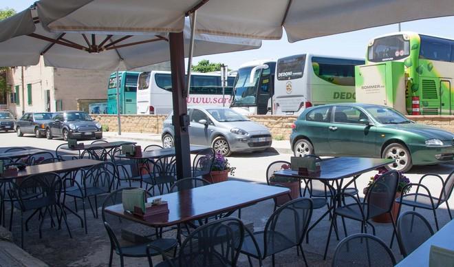 I gas di scarico dei bus fanno scappare i turisti 