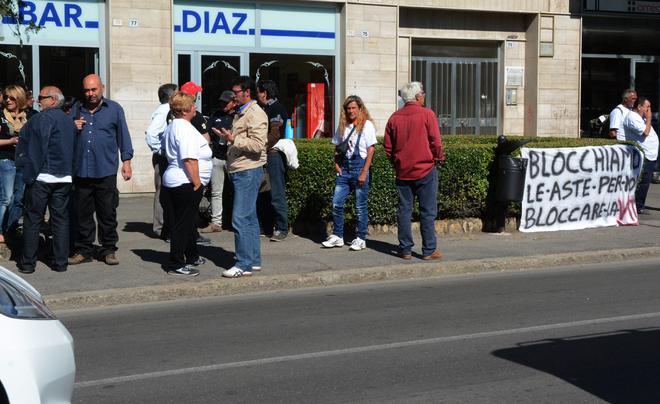 Due disabili nella casa messa all’asta 