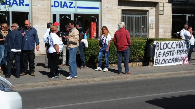 Due disabili nella casa messa all’asta