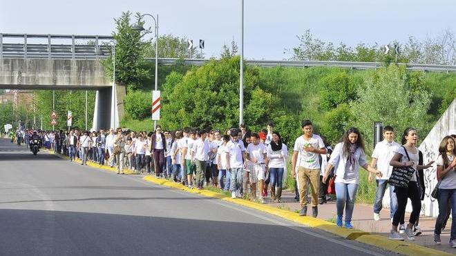 Oltre seicento ragazzi in marcia all’ex campo di Fossoli