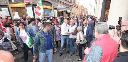 Muzzarelli: «Matteo ti chiedo subito un aiuto sulla Maserati»