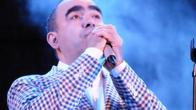 Gli Elio riempiono la piazza tra risate e ottimo sound