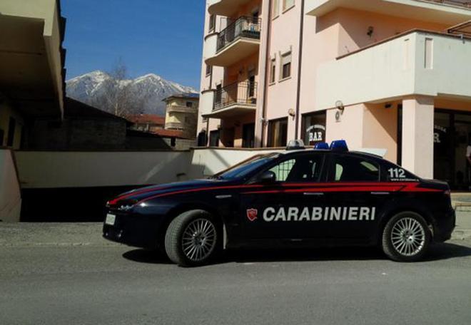 Tentano di rapinare un portavalori in Toscana e sparano sui carabinieri, in cella due talanesi