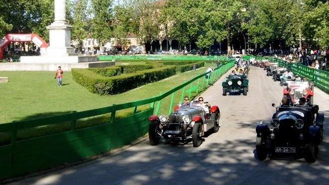 Multe a raffica alle auto della Mille Miglia