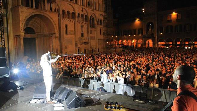 Ore piccole in piazza con Giuliano Palma - VIDEO - FOTO
