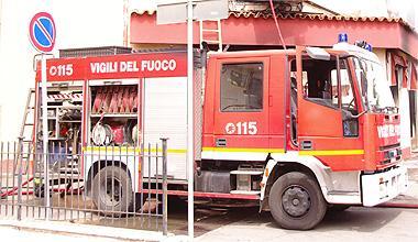 Incendio in un fienile ad Arborea, danni per decine di migliaia di euro 