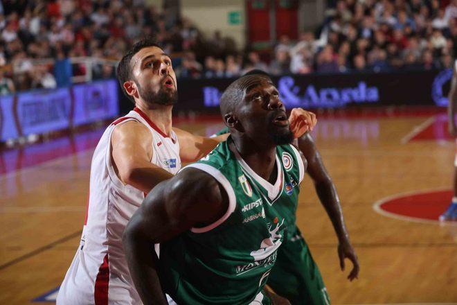 Basket play off, parte da Siena l’avventura della Grissin Bon 