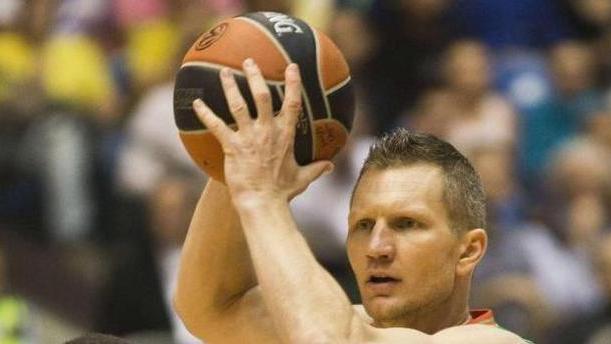 Kaukenas, classe e personalità