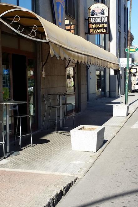 Le fioriere della discordia tornano a posto 