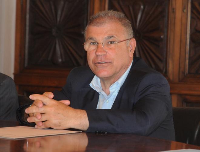 Oristano, il sindaco Guido Tendas resta al suo posto 