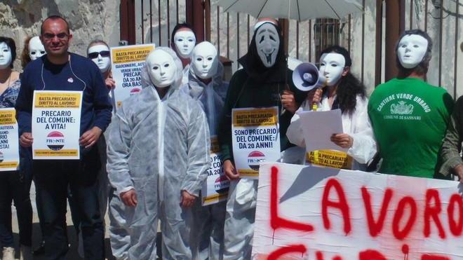 I precari del Comune: «Ora basta»