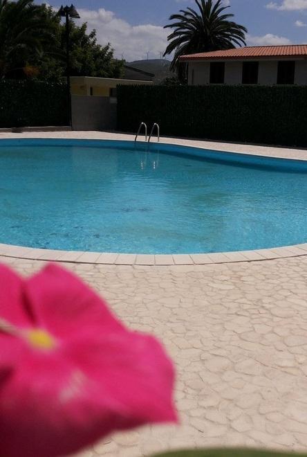 Riapre la piscina comunale, i bambini non pagano