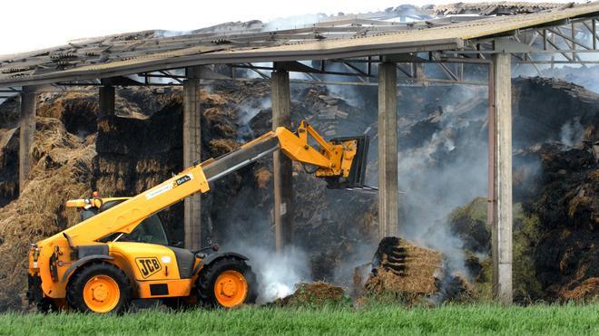 Fienile distrutto dal fuoco danni per 100mila euro