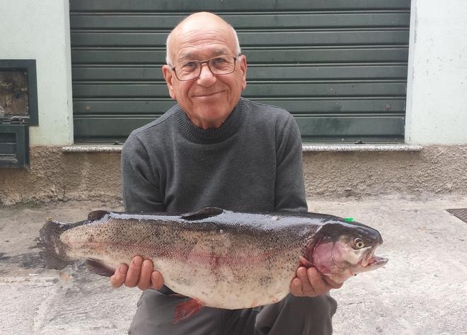 Pescata una trota di quasi 5 chili