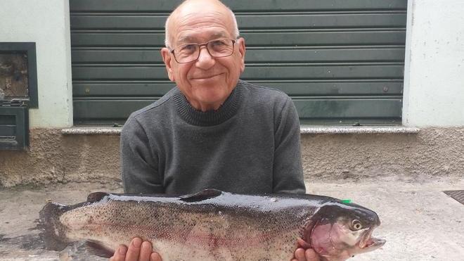 Pescata una trota di quasi 5 chili