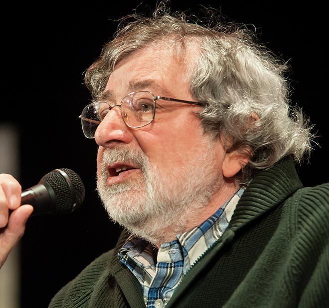 Sorrisi con l’amarcord di Guccini 