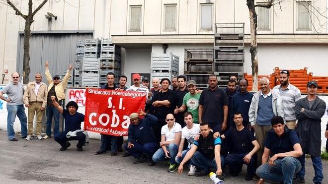 «Il caporeparto ci maltratta»: è sciopero