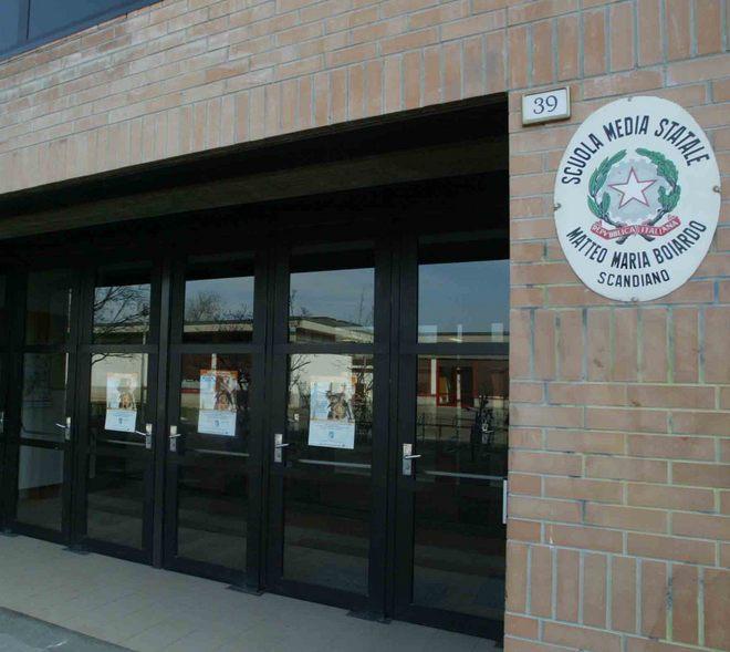 Molestie alle ragazzine commerciante scarcerato 