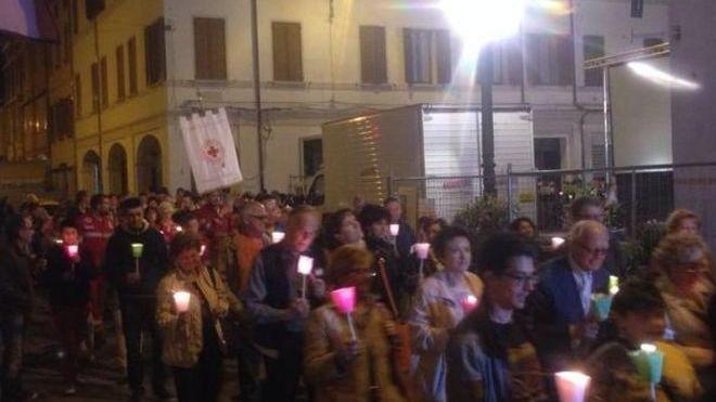 La Bassa in lacrime ricordando il sisma