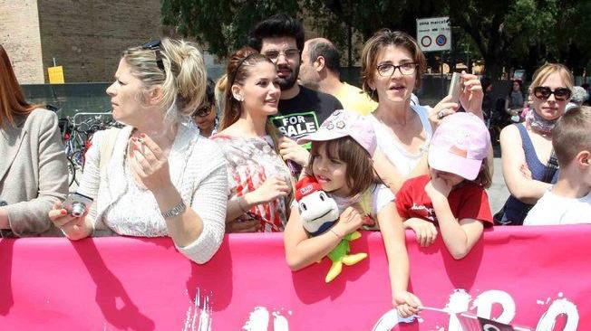 L’omaggio del Giro d’Italia alla Bassa ferita