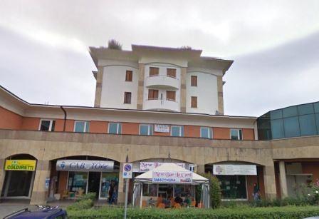 Con l’auto-ariete colpo in tabaccheria 