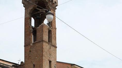 Torre, municipio e teatro da rifare