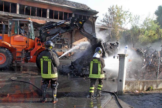 Incendio devasta frigo industriale 